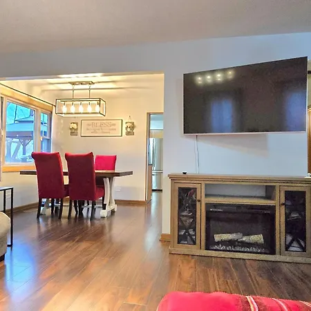 3 Bedroom 3 Bath Lovely Home In Aurora Il