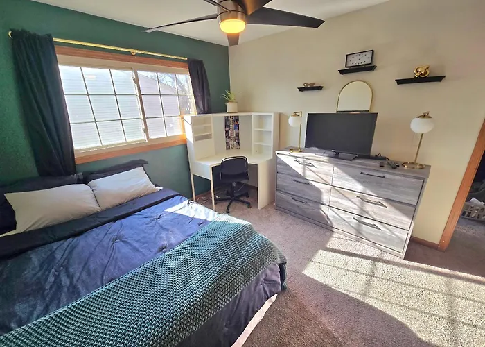3 Bedroom 3 Bath Lovely In Il Hébergement de vacances Aurora