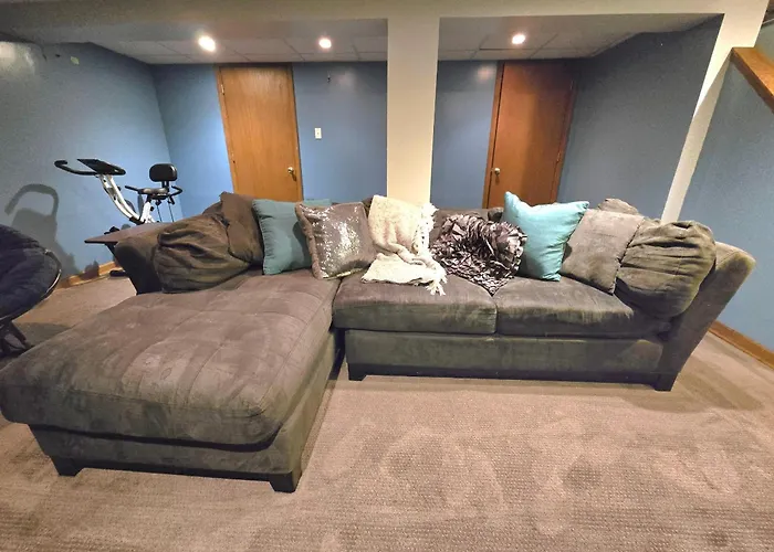 3 Bedroom 3 Bath Lovely In Il *